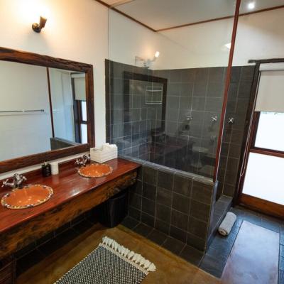 Kingly Bathroom