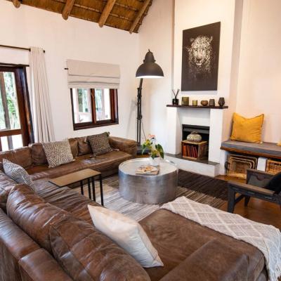 Kingly Lounge