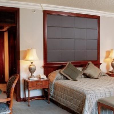 Cascades Superior Luxury Bedroom 1131.jpg.sunimage.478.240